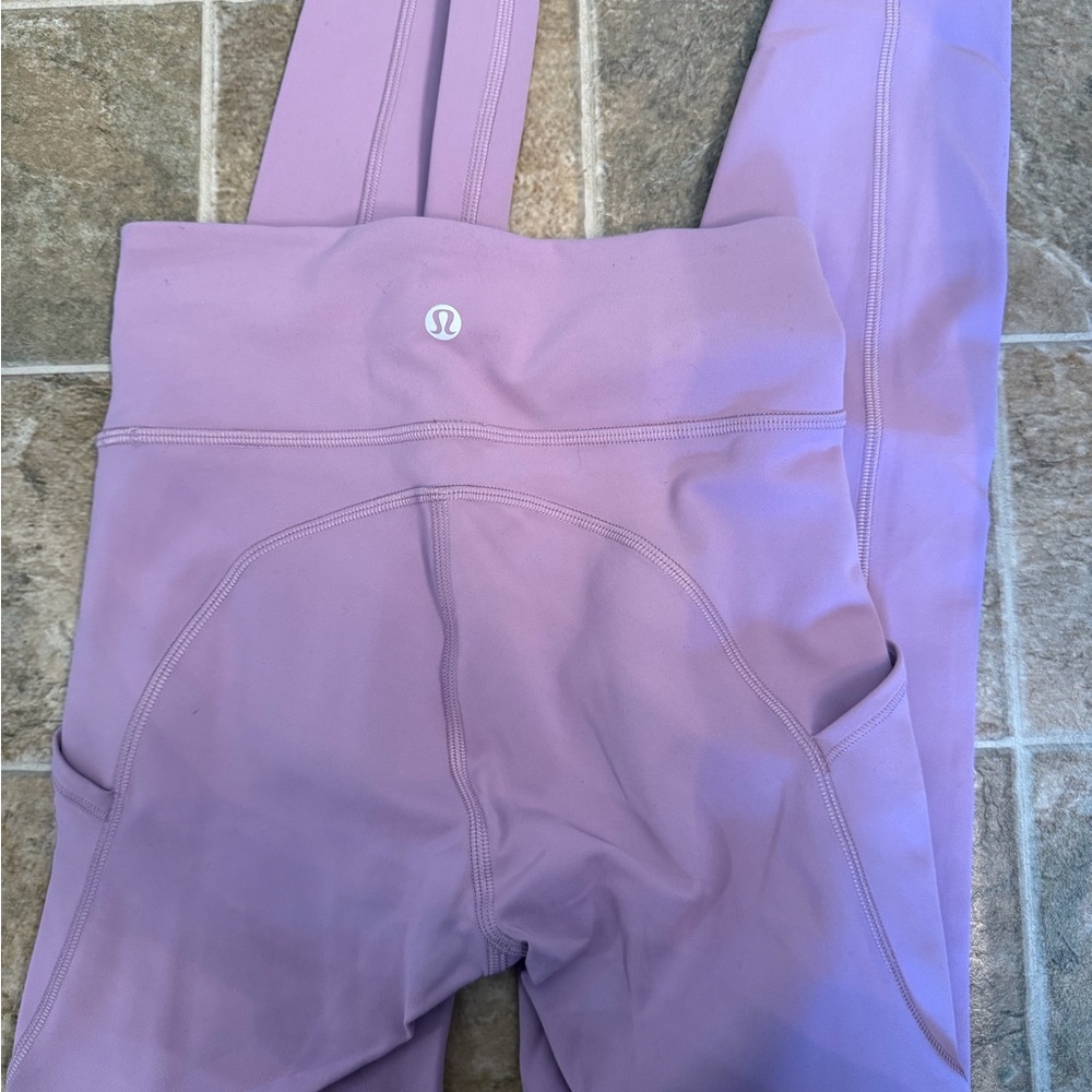 Lululemon purple/pink leggings with pockets - Picture 5 of 5